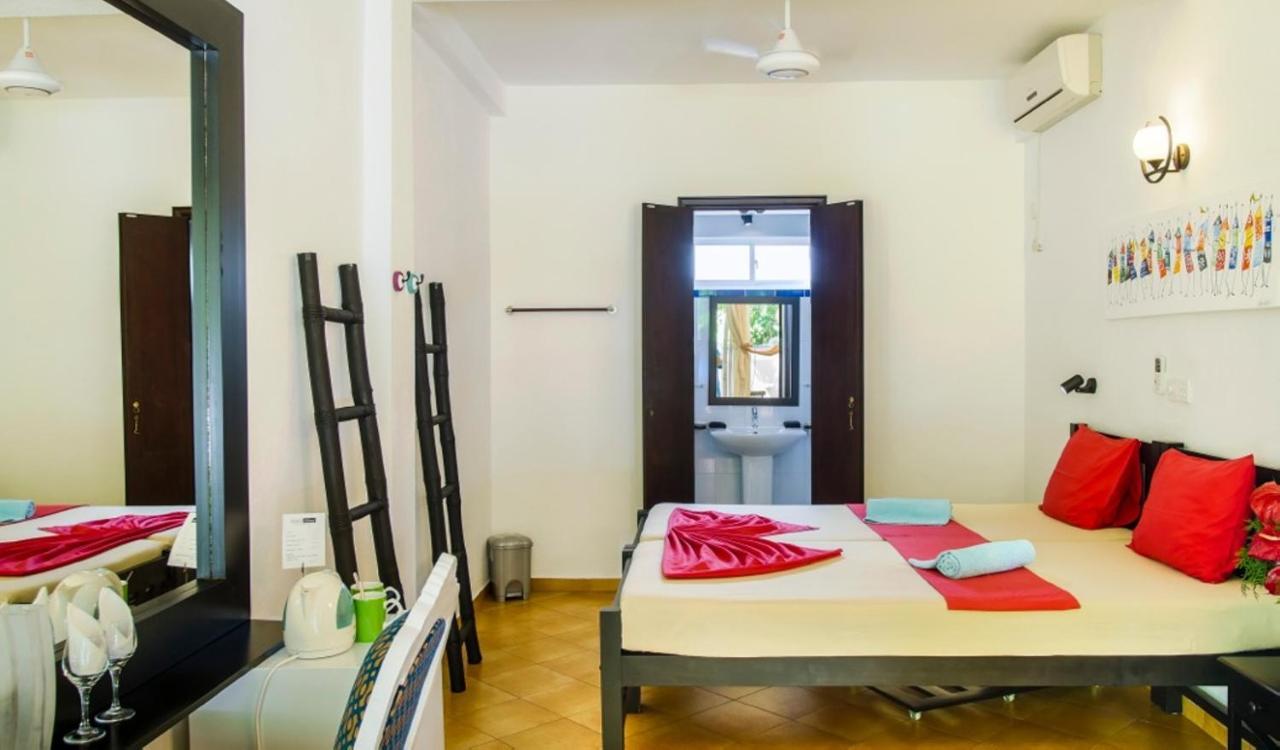 Ferienwohnung Sophie House Hikkaduwa Exterior foto